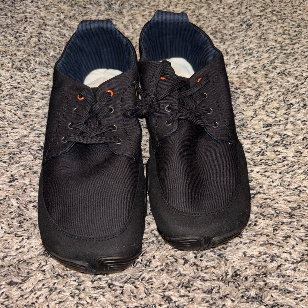 Black Wildling Barefoot low top shoes